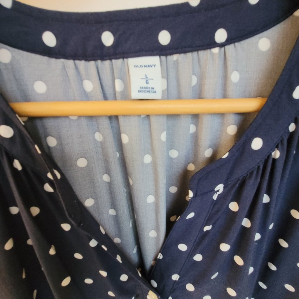 NEW WITHOUT TAGS - RELAXED POPOVER NAVY POLKA DOT BLOUSE - SIZE L - Picture 3 of 10